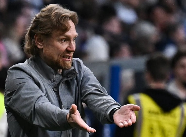 Болельщики «Зенита» наказаны вровень с Карпиным, но на круг «Динамо» оштрафовано КДК гораздо серьезнее Болельщики «Зенита» наказаны вровень с Карпиным, но на круг «Динамо» оштрафовано КДК гораздо серьезнее