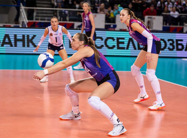 У «пчёлок» - полет нормальный. Дерзкого дебютанта «Корабелку» пока штормит У «пчёлок» - полет нормальный. Дерзкого дебютанта «Корабелку» пока штормит