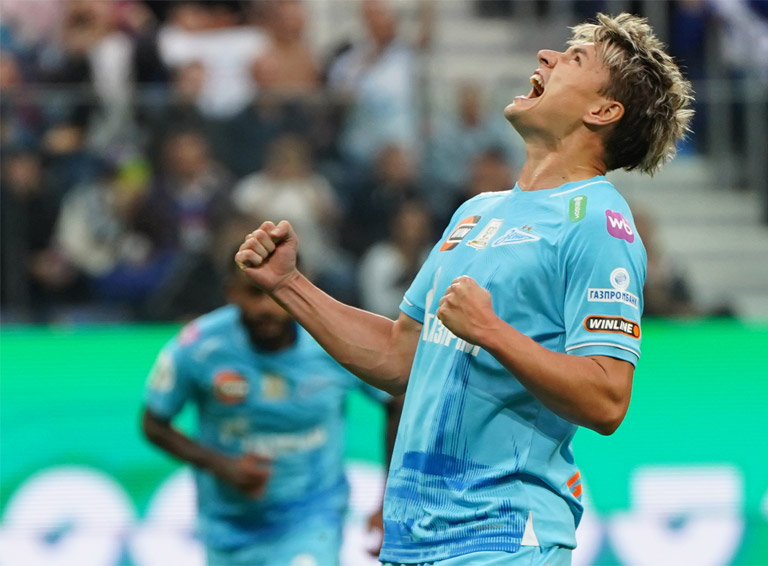 «После нападения некоторое время был в шоке, но панику не поднимал», - Мостовой о голе «Динамо», Жерсоне, Шилове и предстоящей игре с «Локомотивом» «После нападения некоторое время был в шоке, но панику не поднимал», - Мостовой о голе «Динамо», Жерсоне, Шилове и предстоящей игре с «Локомотивом»