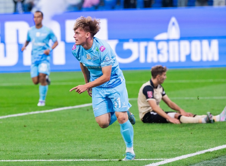 «Шилов напоминает Аршавина, но ему тоже надо искать новый клуб. Иначе потеряется в «Зените», как тот же Коваленко», - эксперт «Шилов напоминает Аршавина, но ему тоже надо искать новый клуб. Иначе потеряется в «Зените», как тот же Коваленко», - эксперт